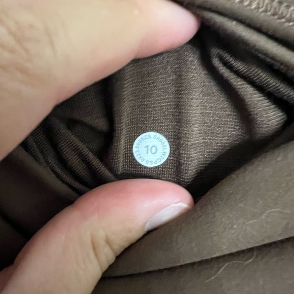 Lululemon Wundertrain 6” Shorts with pockets - JAVA - Picture 4 of 4